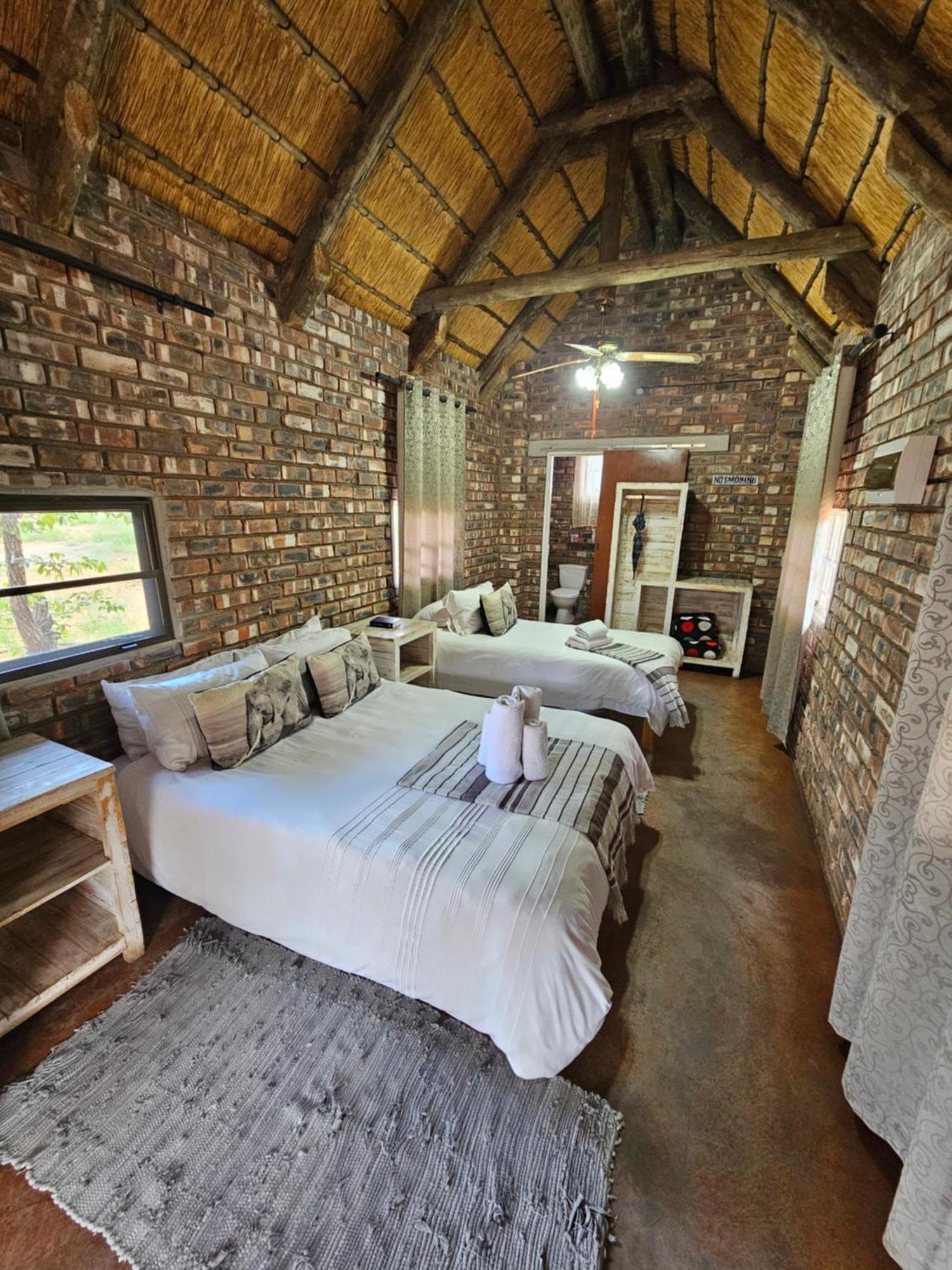 Kaoko Bush Lodge Kamanjab Buitenkant foto