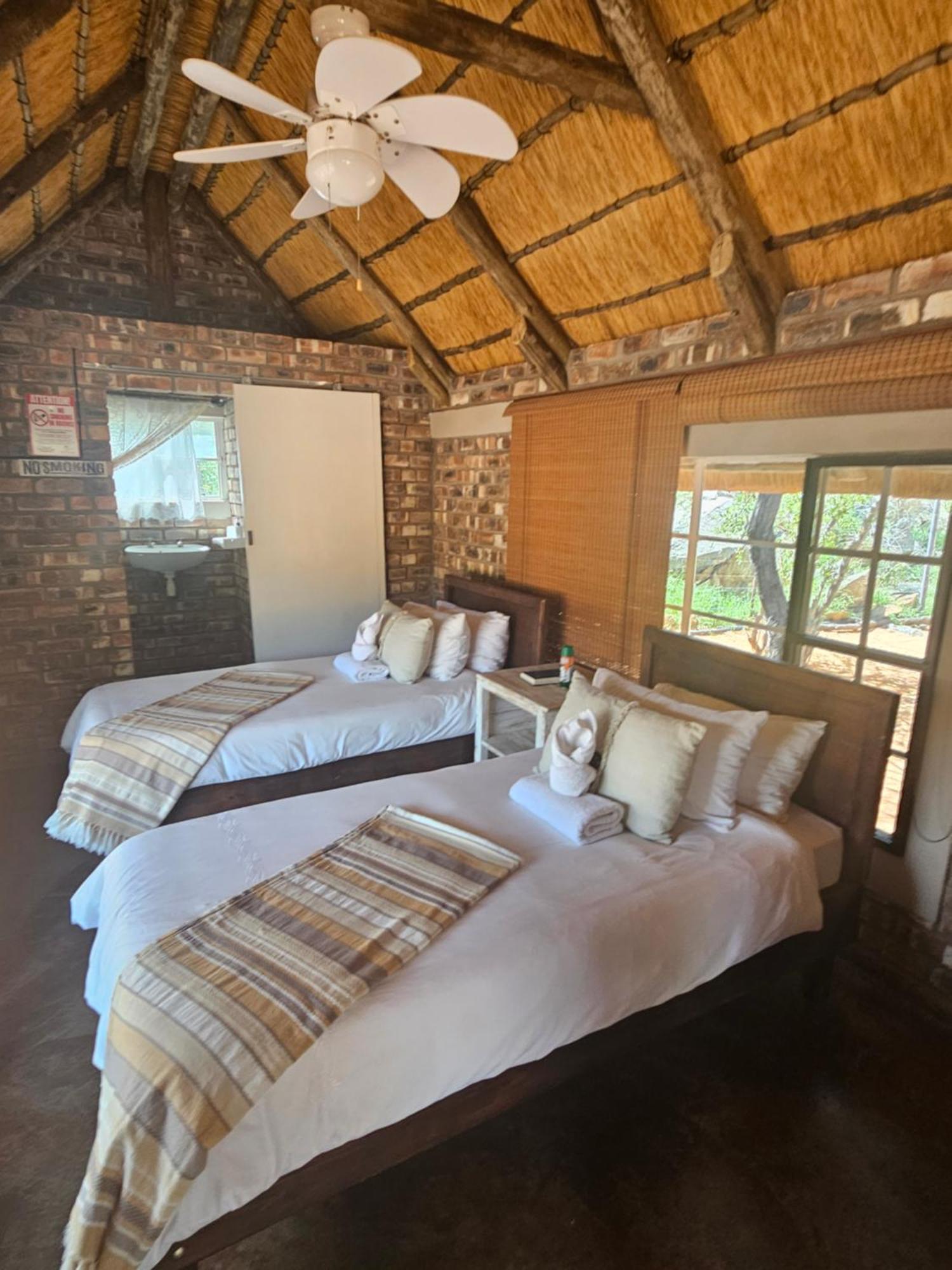 Kaoko Bush Lodge Kamanjab Buitenkant foto