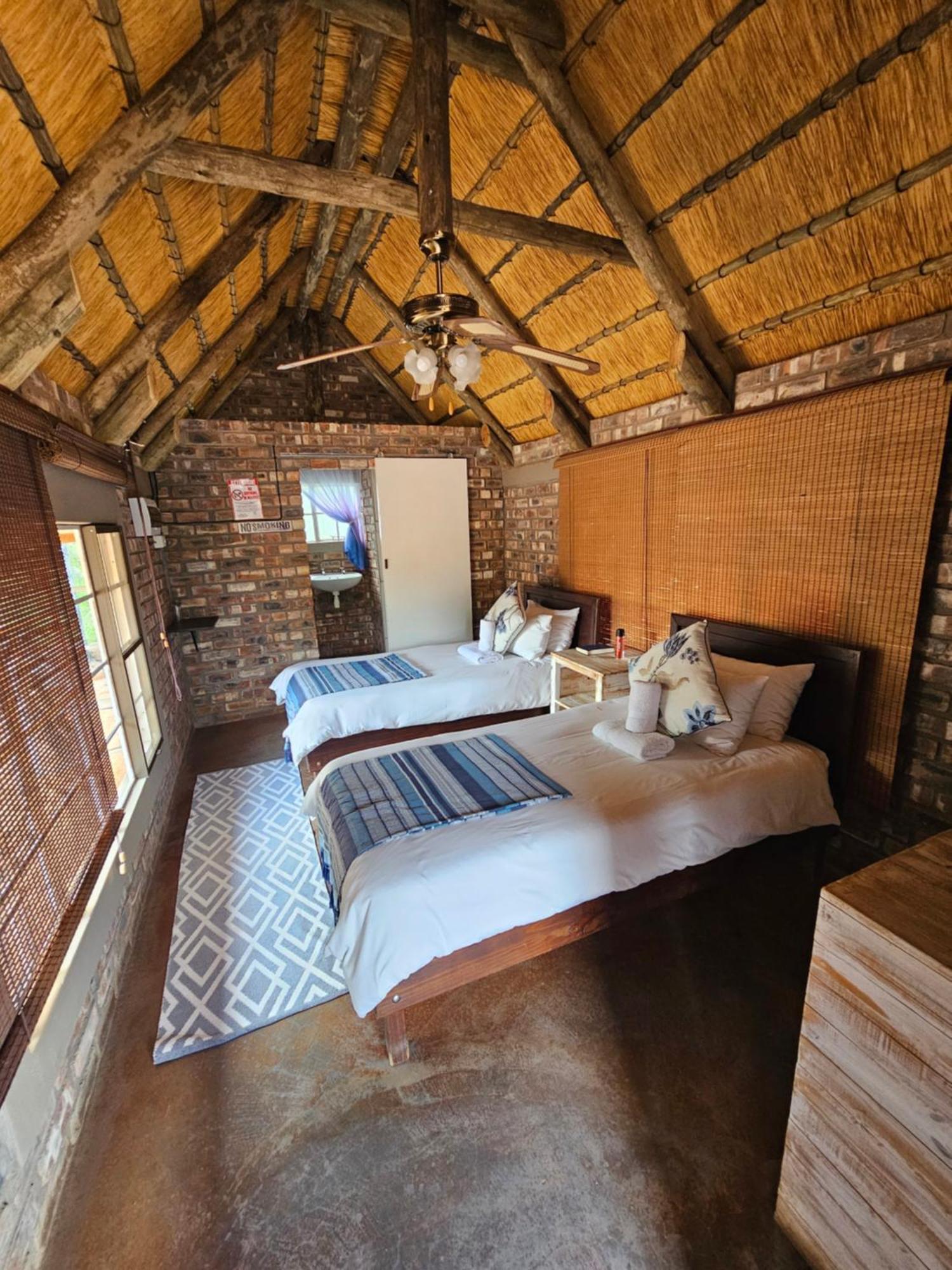 Kaoko Bush Lodge Kamanjab Buitenkant foto